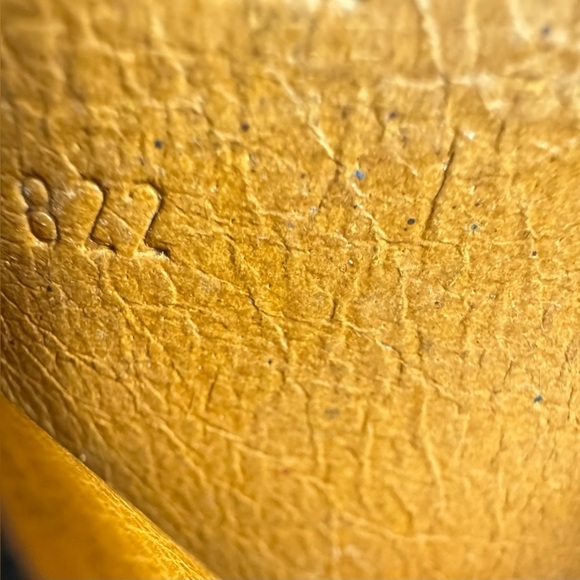 Vintage 82’ Louis Vuitton Monogram Card Holder - Picture 10 of 10